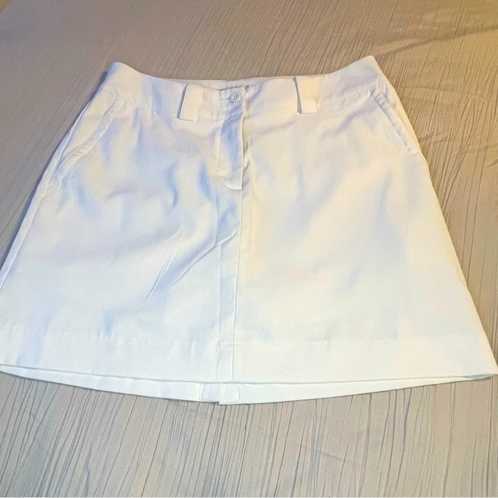 Nike white gold skort dri fit performance size 4‎